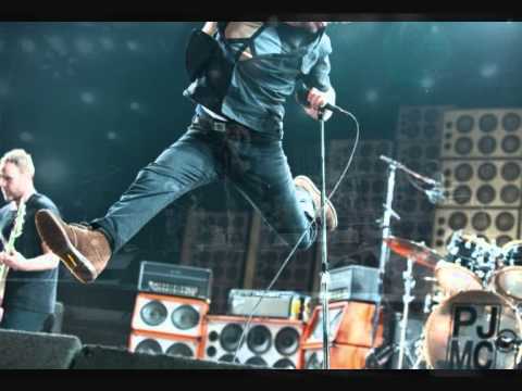 Pearl Jam - Push Me, Pull Me live Copenhagen July 10th 2012 (Good quality)