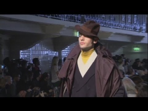 euronews le mag - Contrasts on the catwalks of Paris and Berlin