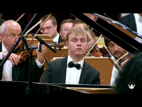 Олег Аккуратов / Рахманинов. Концерт №2 для фортепиано с оркестром