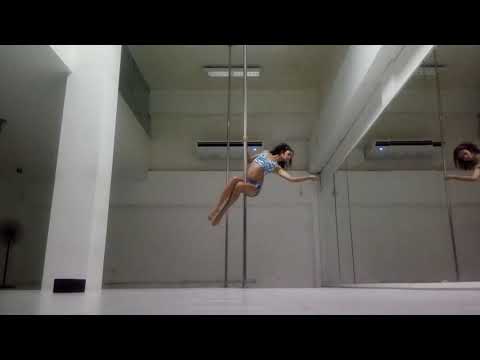 Monyque munir - Pole dance improviso