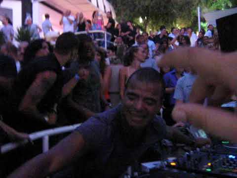 Erick morillo -living garden male-2009