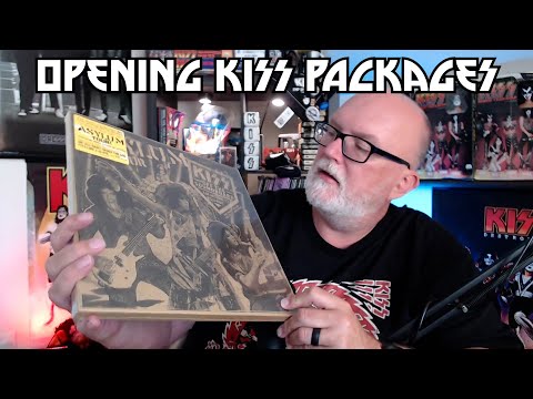 Opening KISS Packages | Off the Soundboard San Antonio | KISS 8 Tracks