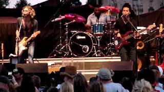 Casey James   Crying on a Suitcase