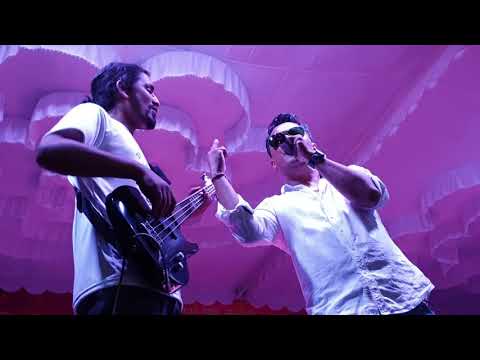 Herna deu hari Karmacharya live with his band ( gloomy guys )