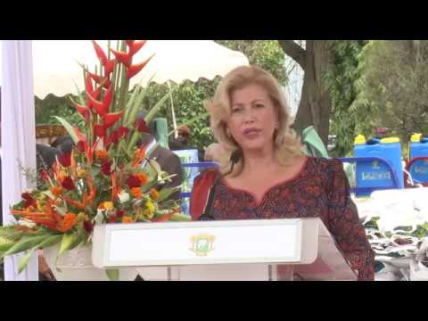 Fête des Mères : Dominique Ouattara aux côtés des épouses de gendarmes, militaires et policiers