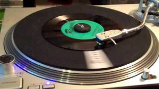 Corry Brokken & Ronnex Orchestra - Wees maar niet Boos (1957)