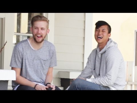 你也是這樣嗎？兄弟之間表達「我愛你」的各種奇怪方式 (Weird Ways Guys Say “I Love You”)