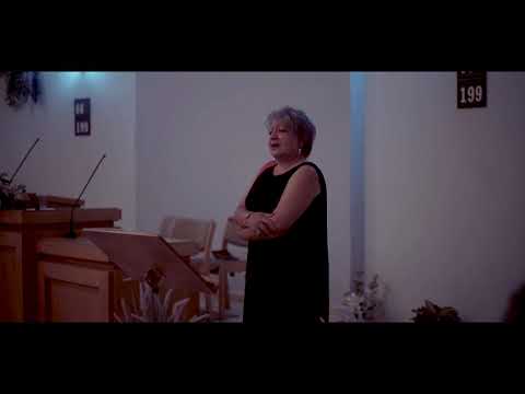 Fatbardha Veli Sulejmani – To treno fevgji stis okto Theodhoraqis  Shoqëron në piano Thanas Paskali