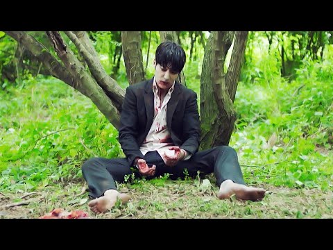 A very intelligent young zombie tries to coexist with humans and works as a detective, helping pe...