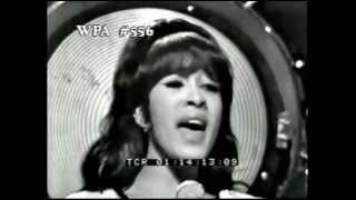 You Baby - The Ronettes - Christmas 1965 - Music Video