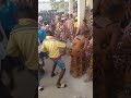 JAMAA ALOWANA KWASABABU YA KIUNO FENI Kubambia Baikoko