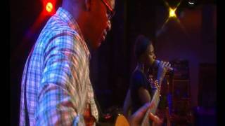 Video thumbnail of "Lizz Wright  - Coming Home"