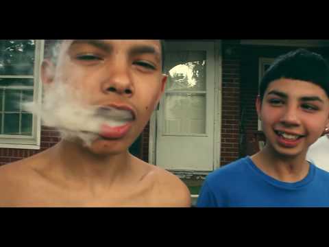 Lil Johnnie Ft. Rome Pablo -Motorola (Official Music Video)