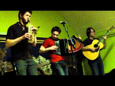 LE BOUR/BODROS/MOAL à La Chapelle neuve  - Scottish