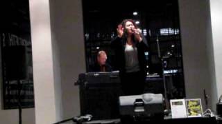 Bella Kalolo: Wax Lyrical Wellington 2010