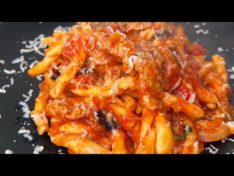 Pasta al sugo di melanzane e salsiccia. Pasta godereccia 😋🇮🇹 #food #italiancusine #cooking