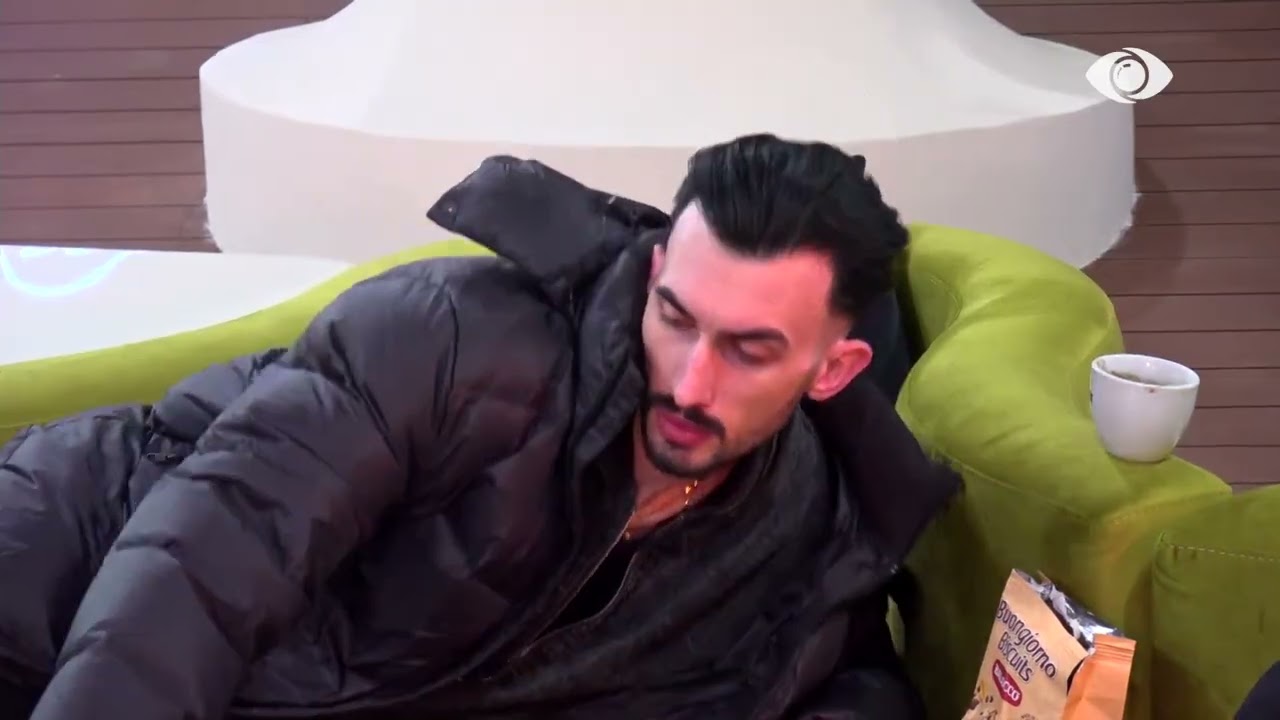 “Është e njëjta gjë si të flesh në një krevat tjetër, si të flesh në divan”/ Kristi dhe Angelo flasin për Ilirin