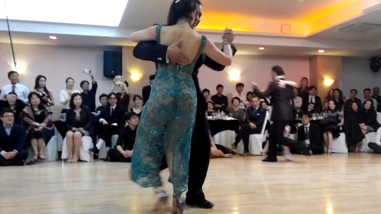 Video thumbnail for 20171118 솔로땅고 17주년   Carlos Estigarribia y Dana Zampieri = Julian Vilardo y Daniela Barria