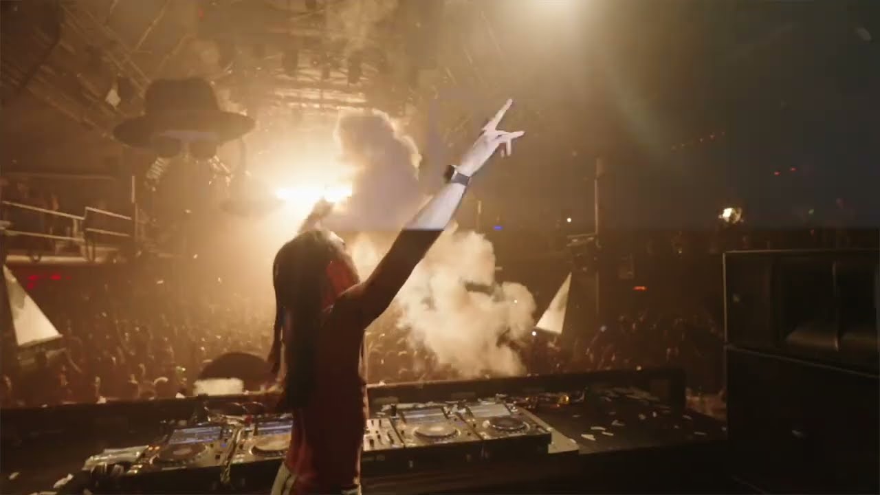 Steve Aoki & Timmy Trumpet ft. Sweet Minxx — Prizm