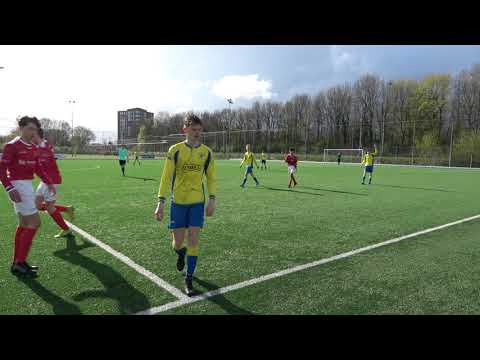 Eerste helft DOVO JO16-1 - vv Hooglanderveen JO16-1.