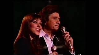Johnny Cash &amp; Cindy Cash - Lay Me Down in Dixie (Live at Wembley Arena, London, 1981)