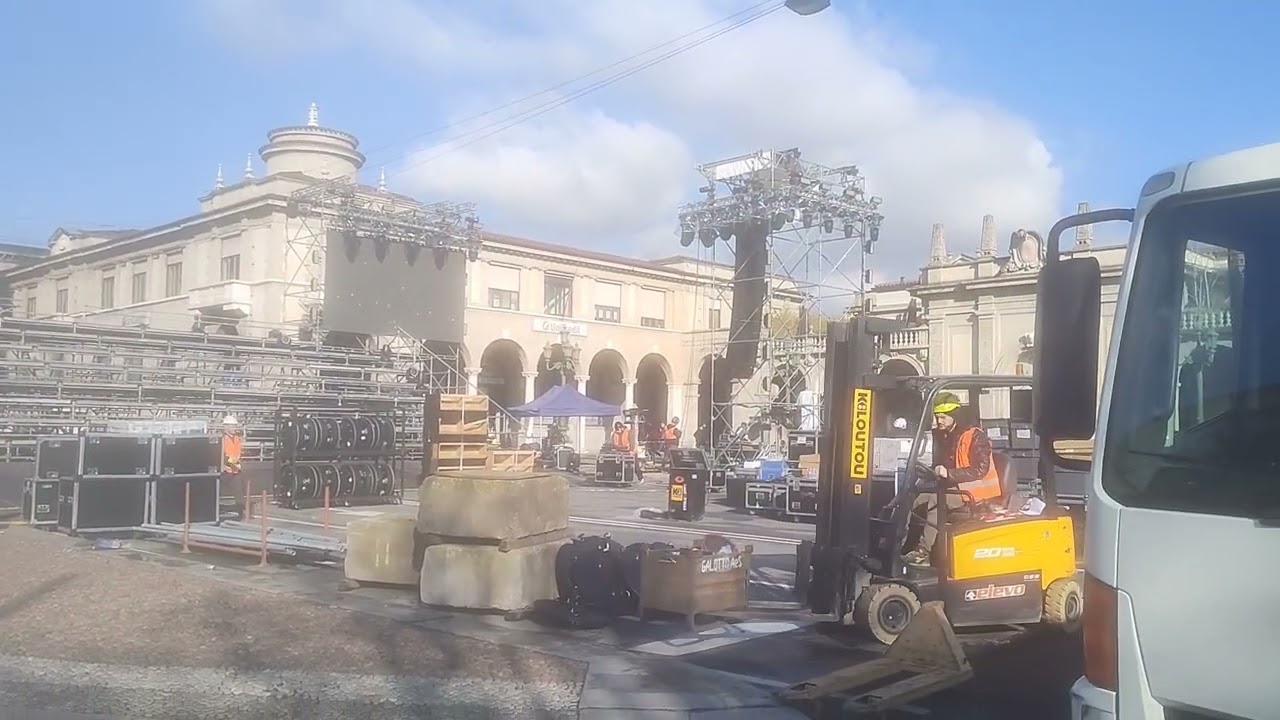 Capitale della Cultura, il montaggio del mega palco in centro città
