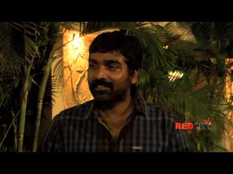 "Rum"my  Cake- Actor Vijay Sethupathi, Gayathri, Iyshwarya cocktail Christmas mega Cake -[RED PIX]