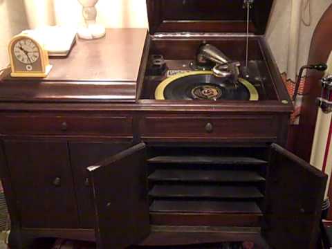 BROADWAY BELL-HOPS BIX - IN THE SWEET BYE AND BYE - ROARING 20'S VICTROLA.MP4