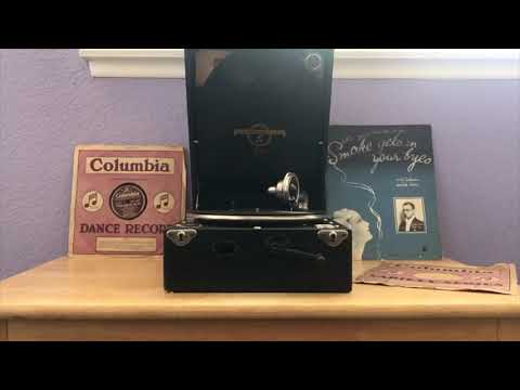 The B.B.C. Dance Orchestra Dir. By Henry Hall - Smoke Gets In Your Eyes (1934)