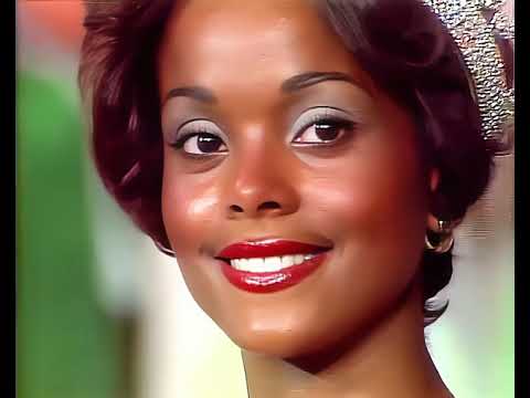 Crowning Miss Universe 1977