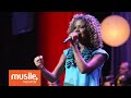 Nivea Soares Aumenta O Fogo Acústico Ao Vivo