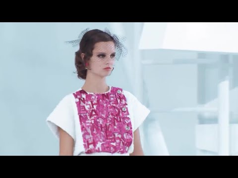 Chanel Fashion Show 2021 (SS21) Paris Fashion Week 👗