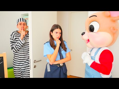 LUÌ È SCAPPATO DI PRIGIONE! GUARDIE E LADRI!!