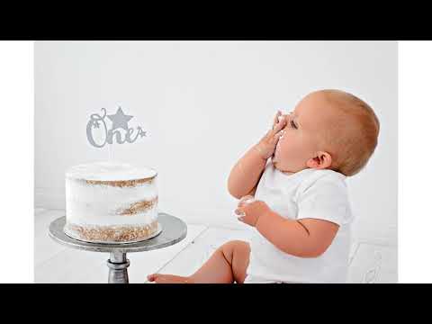First Birthday Cake Smash  By Ola Molik Photography