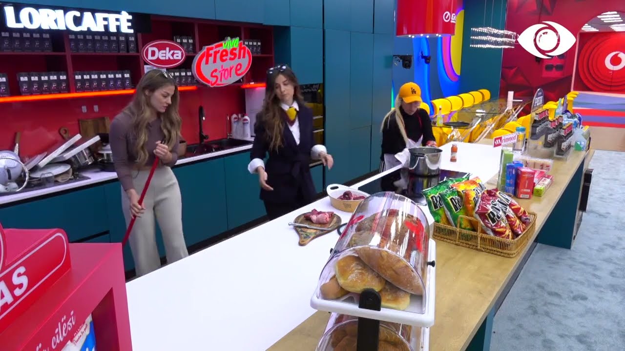 Valbona, Diola dhe Nita diskutojnë për punët në kuzhinë