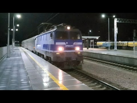 EP09-013 + IC LWÓW EXPRESS z Lwowa i Kijowa do Wrocławia Gł.,mija stację Rzeszów Zach. 22.12.2019