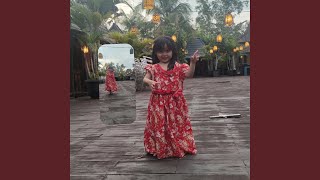 Download lagu Baju Putar Putar Warna Merah mp3 Download lagu Baju Putar Putar Warna Merah mp3