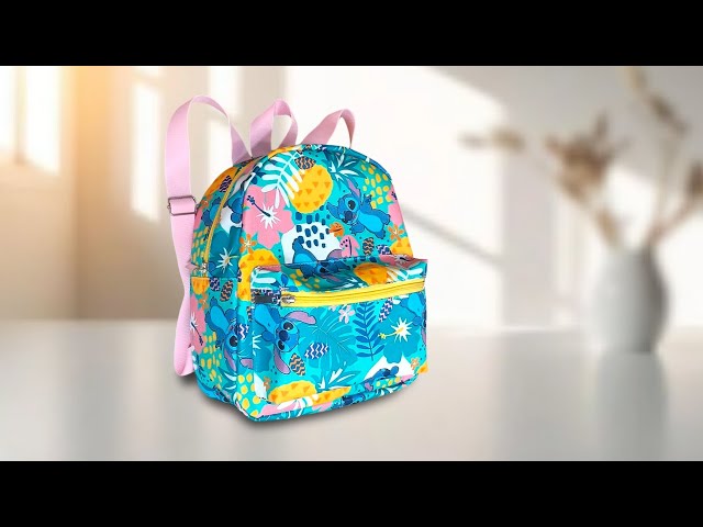 Vídeo relacionado con Baagl Mochila de guardería para niños y niñas, mochila de guardería para niños, mochila pequeña para bebé, mochila infantil con correa para el pecho, Batman Blue
