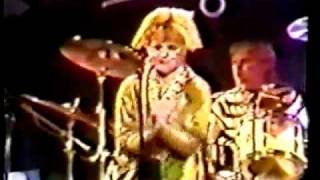 London Boys (Live @ Peppermint Lounge 1981) - The Go-Go&#39;s (with lyrics)