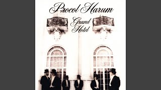 Musik-Video-Miniaturansicht zu Grand Hotel Songtext von PROCOL HARUM