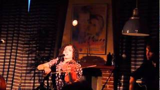 Carrie Rodriguez   Absence