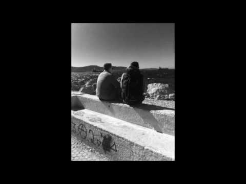 ΆκροΧ - Το άσυλο της αυταπάτης