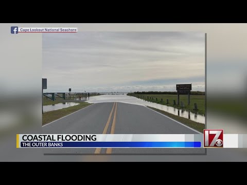 Flooding reporting as storm takes aim at NC coast