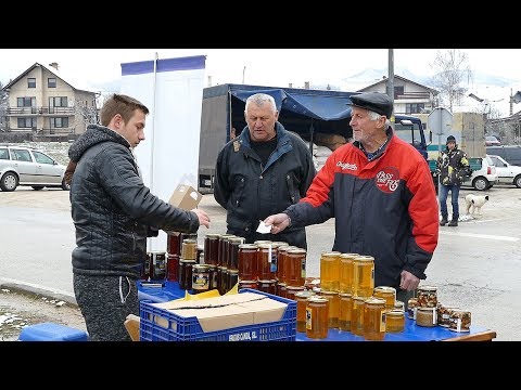 Direktor prodaje med na pijaci