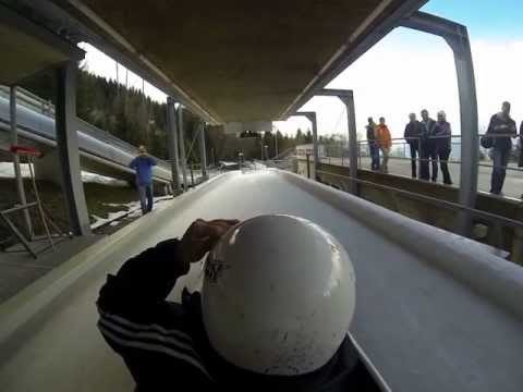 Die furchtlosen Irschner Kärntnerliga-Kicker a. D. im Rennbob