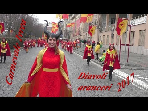 I Diavoli aranceri prima della battaglia delle arance - Carnevale Ivrea 2017