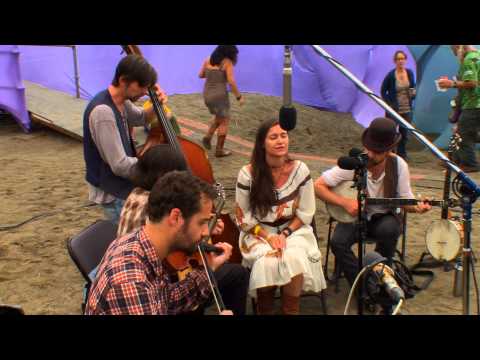 I Draw Slow  "Lighthouse Daughter"  KBOO sessions