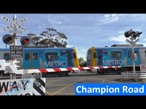Trains at the Champion Road Newport Level Crossing (ft Steamrail K183) - Metro Trains Melbourne