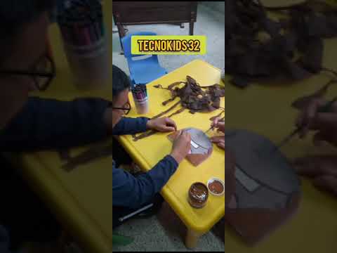 Escuela 32 de Mangrullo "Papelera automática"