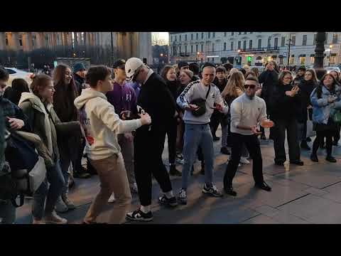 Юрий Шатунов - "Белые розы", кавер группа "Айдахо", классное исполнение и подтанцовка на Невском...